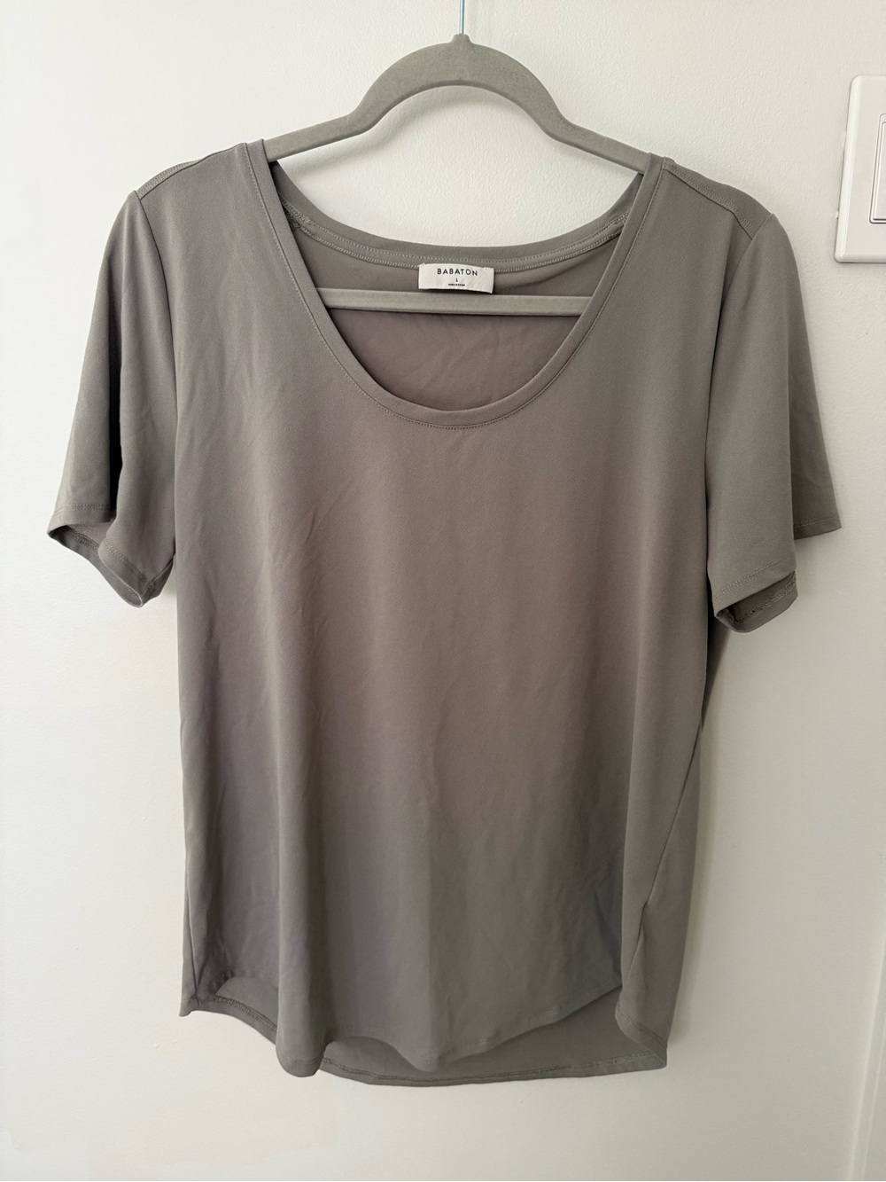 Babaton Gray Scoop Neck Short Sleeve Top